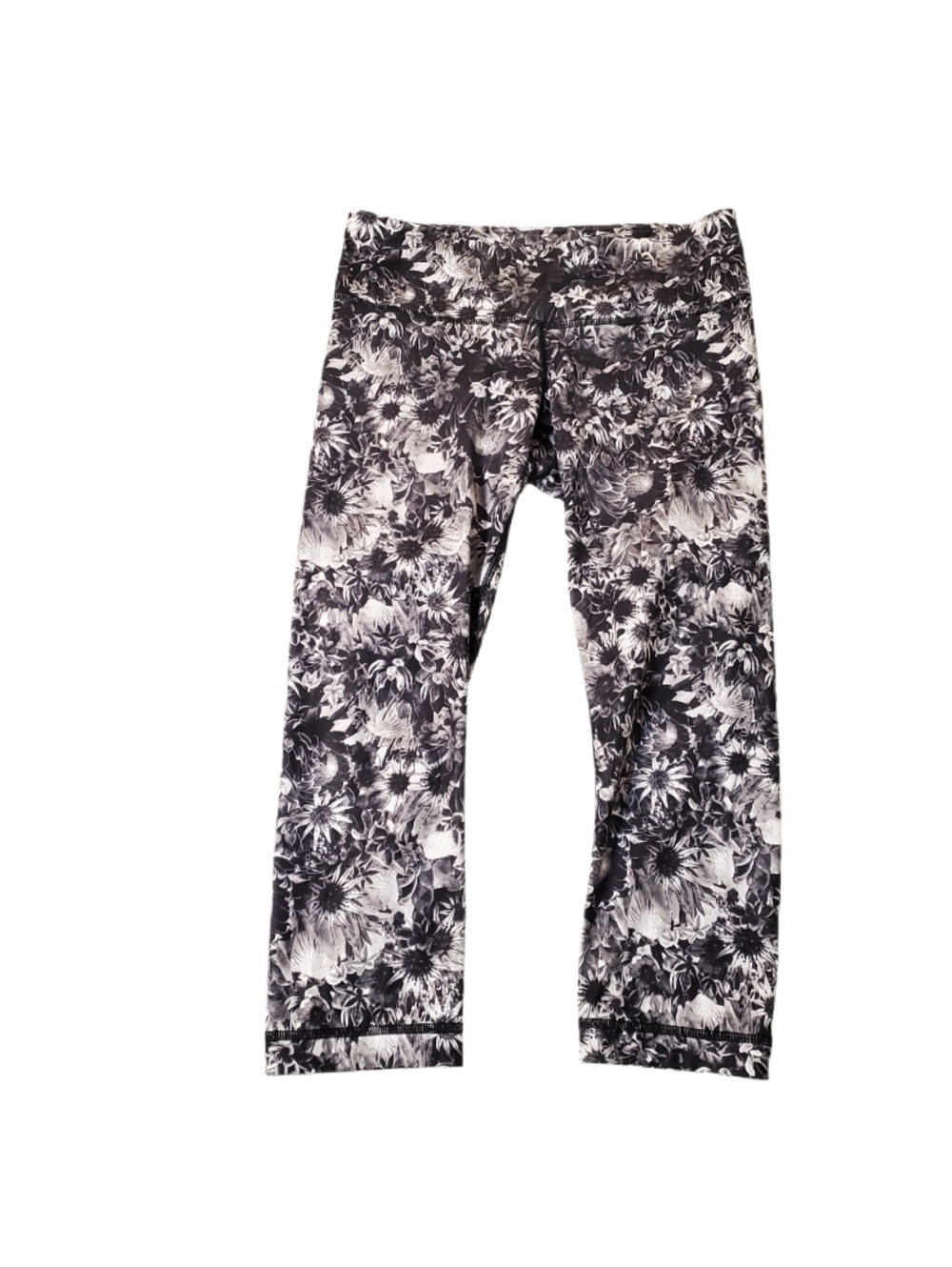 Lululemon Run: Inspire Crop II Flowabunga Black White Floral Leggings Size 6